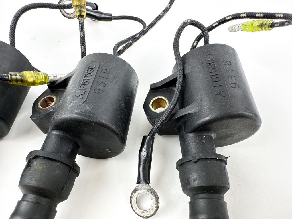 2001 Yamaha 200 HP 2 Stroke Outboard Ignition Coil Set 61A-85570-00-00 OEM