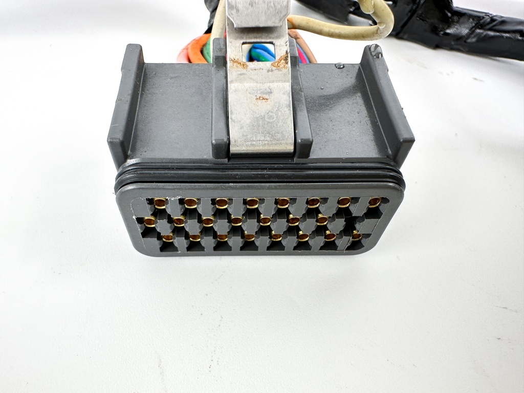 2001 Yamaha 200 HP 2 Stroke Outboard Engine Wire Harness 67H-82590-00-00 OEM