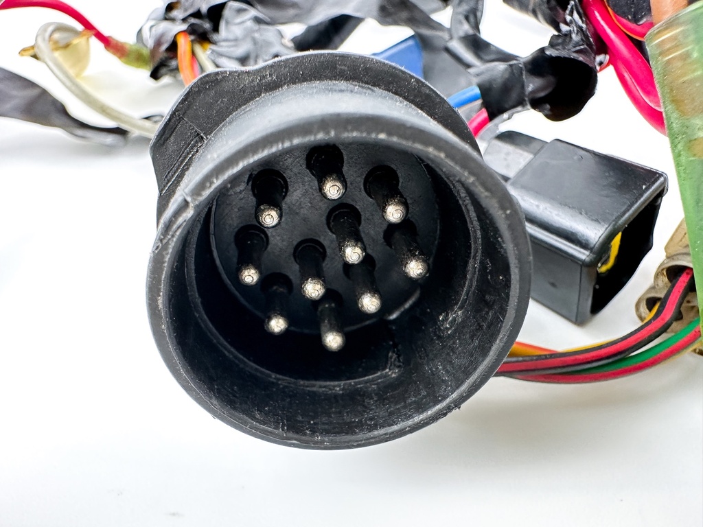 2001 Yamaha 200 HP 2 Stroke Outboard Engine Wire Harness 67H-82590-00-00 OEM