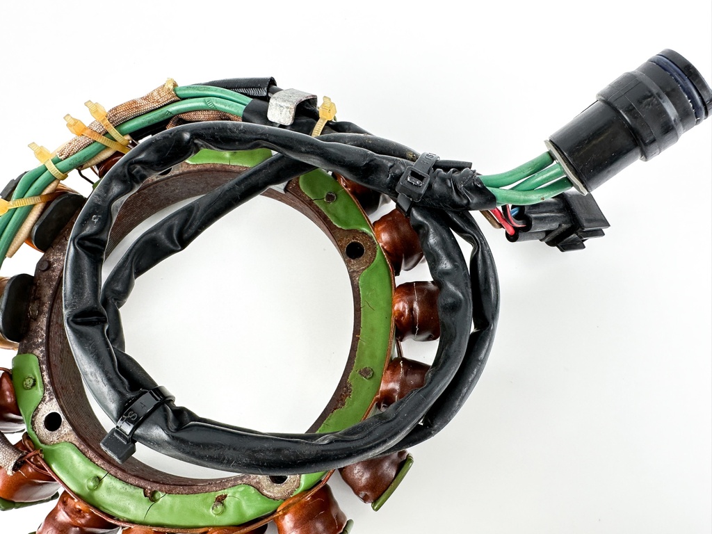 2001 Yamaha 200 HP 2 Stroke Outboard Stator Assembly 61A-85510-02-00 OEM