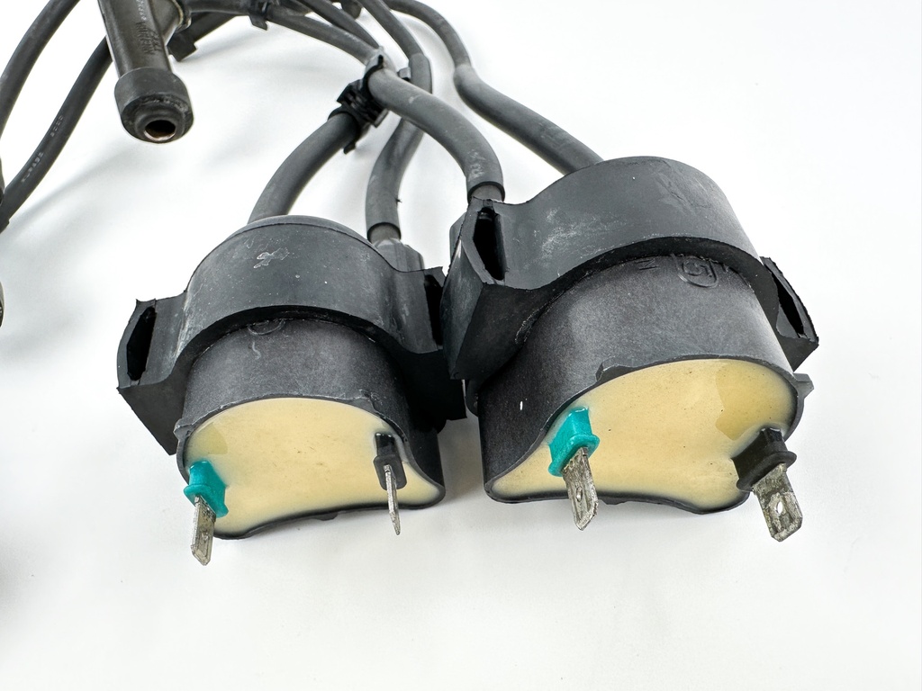 2002 Honda 90 HP 4 Stroke Outboard Ignition Coil Set 30500-ZW1-505 OEM