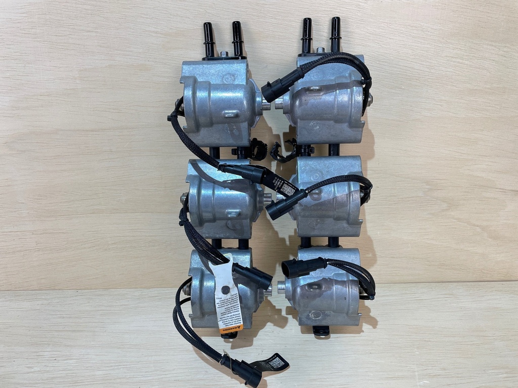 Evinrude Etec G2 150HP Outboard Engine Injector Assembly Set of 6 5010207