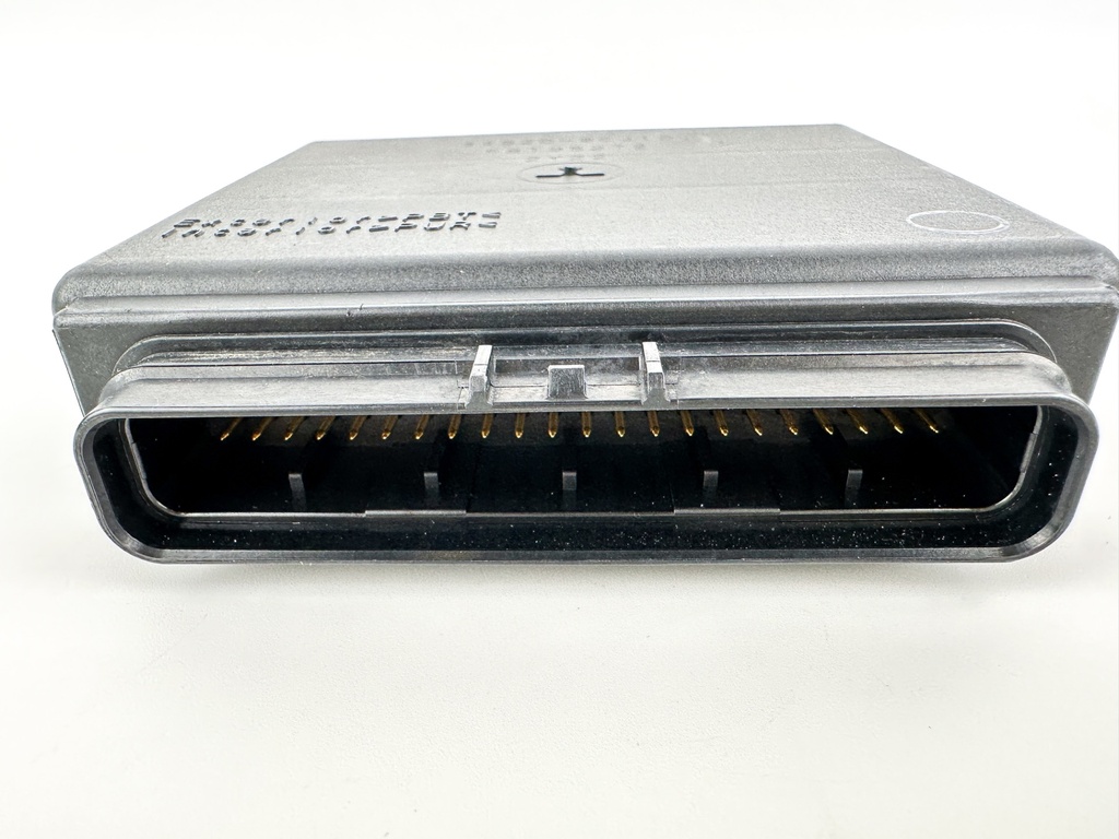 2002 Suzuki 115 HP 4 Stroke Outboard Engine Control Unit ECU 33920-90J10 OEM