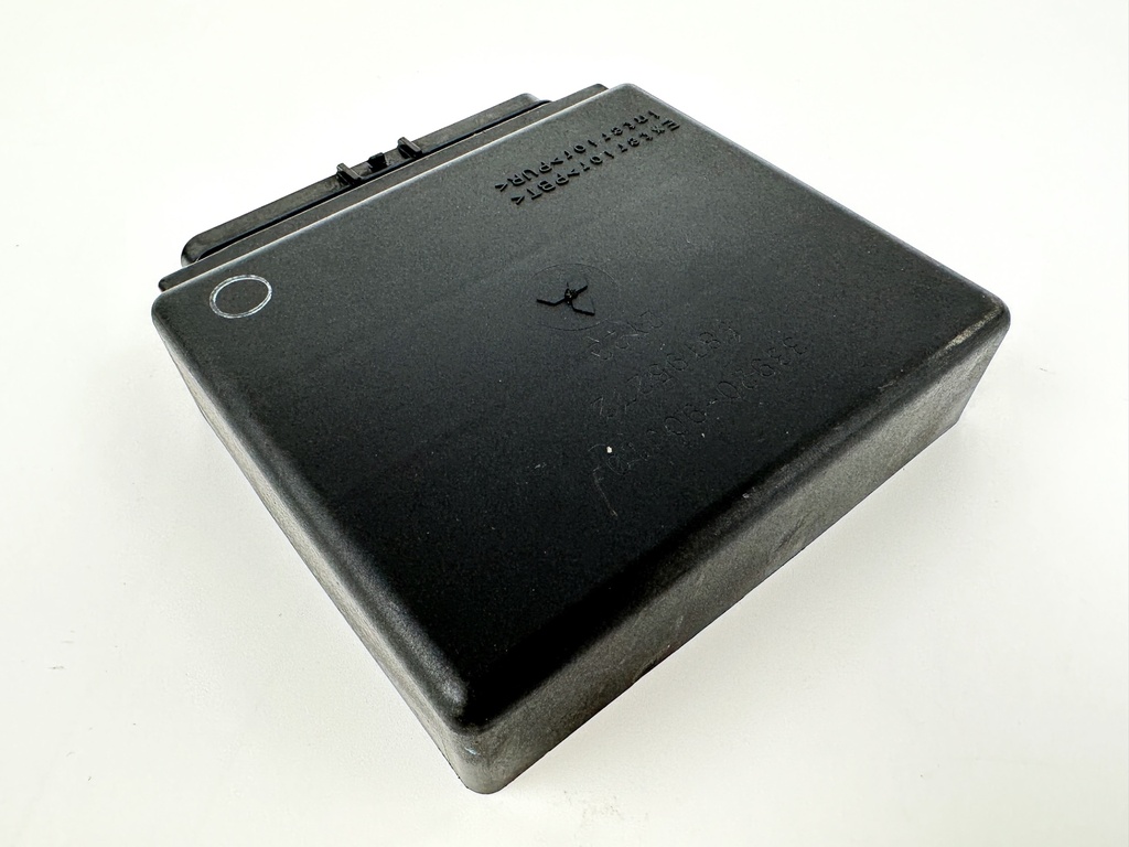 2002 Suzuki 115 HP 4 Stroke Outboard Engine Control Unit ECU 33920-90J10 OEM