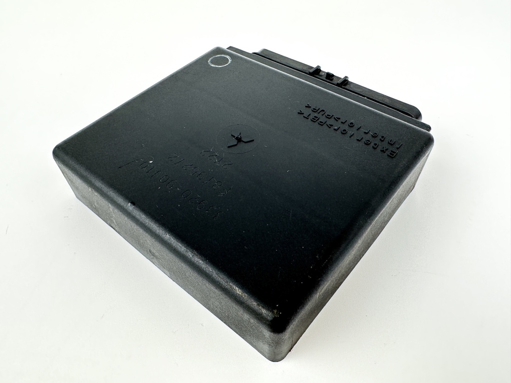 2002 Suzuki 115 HP 4 Stroke Outboard Engine Control Unit ECU 33920-90J10 OEM