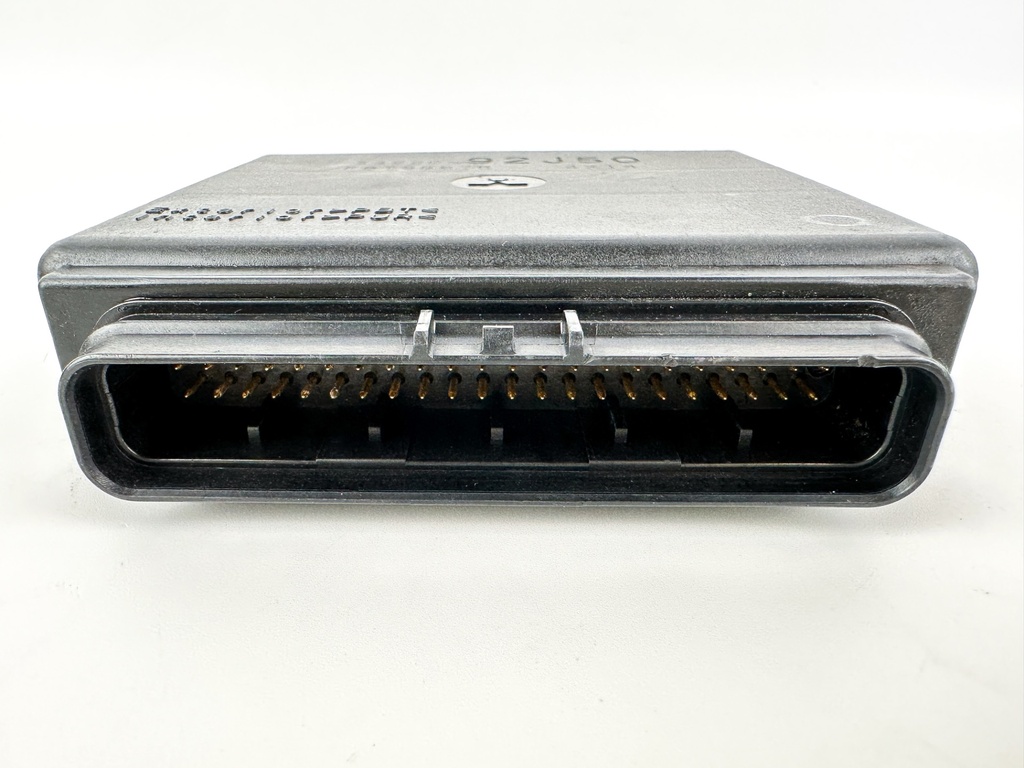 2002 Suzuki 140 HP 4 Stroke Outboard Engine Control Unit ECU 33920-92J50 OEM