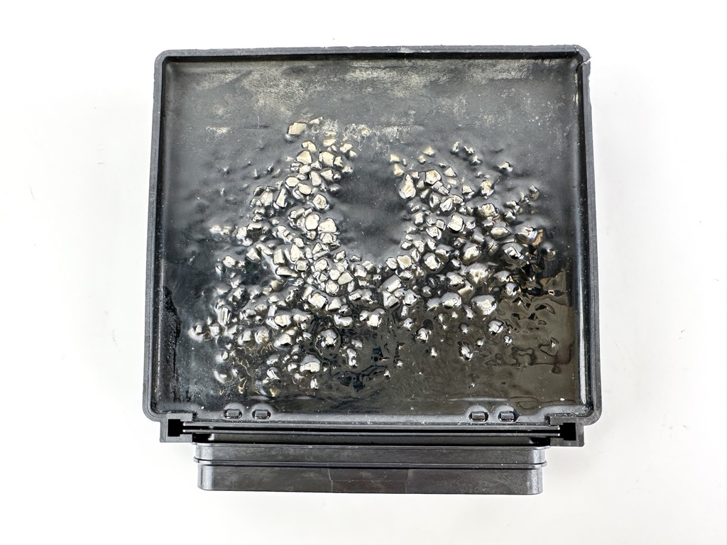 2002 Suzuki 140 HP 4 Stroke Outboard Engine Control Unit ECU 33920-92J50 OEM