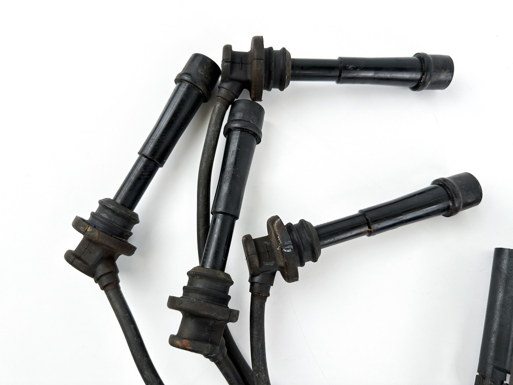 2002 Suzuki 140 HP 4 Stroke Outboard Ignition Coil Set 33410-90J00 OEM