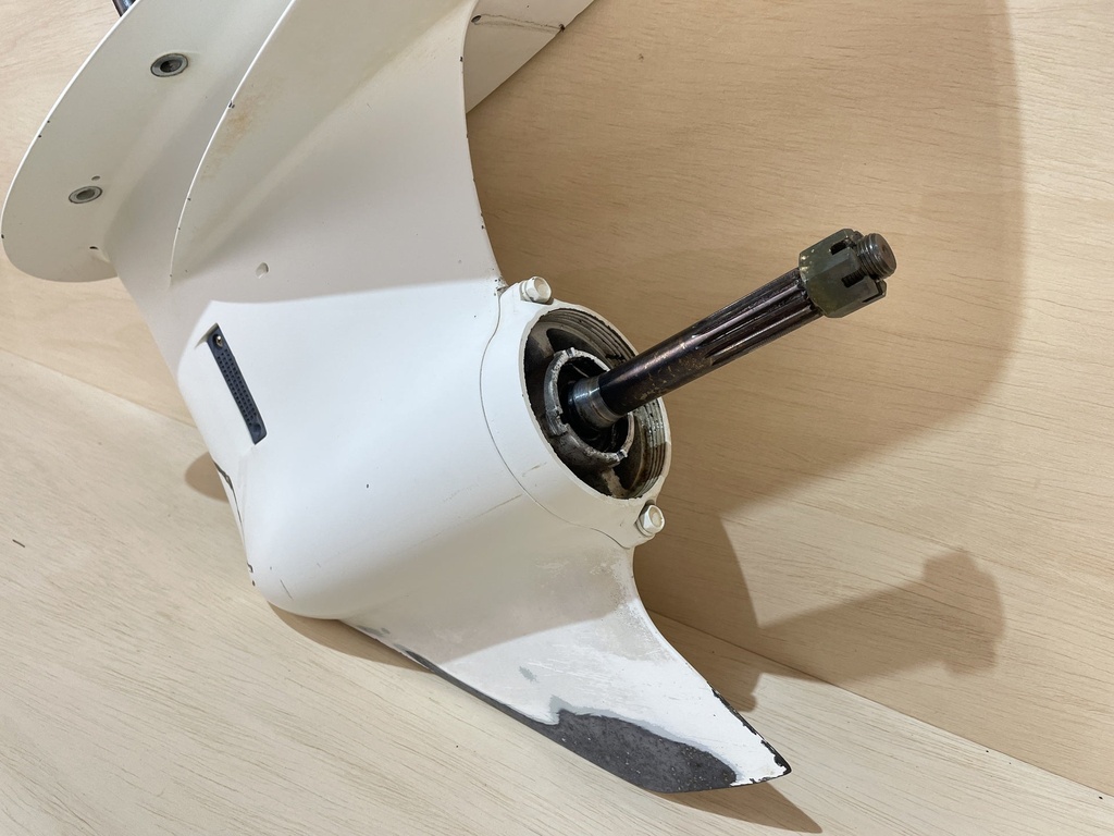 2001 - 2009 Suzuki DF 60 70 HP 20" Long Lower Unit Gear Case OEM