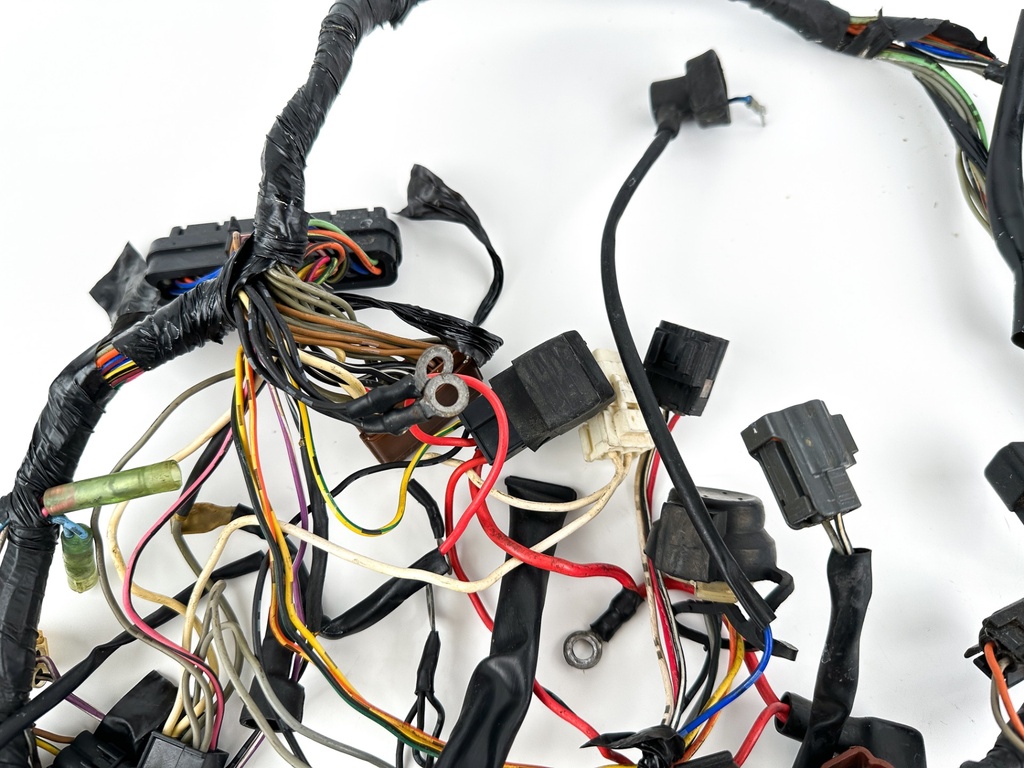 2002 Suzuki 140 HP 4 Stroke Outboard Engine Wire Harness 36610-90J00 OEM