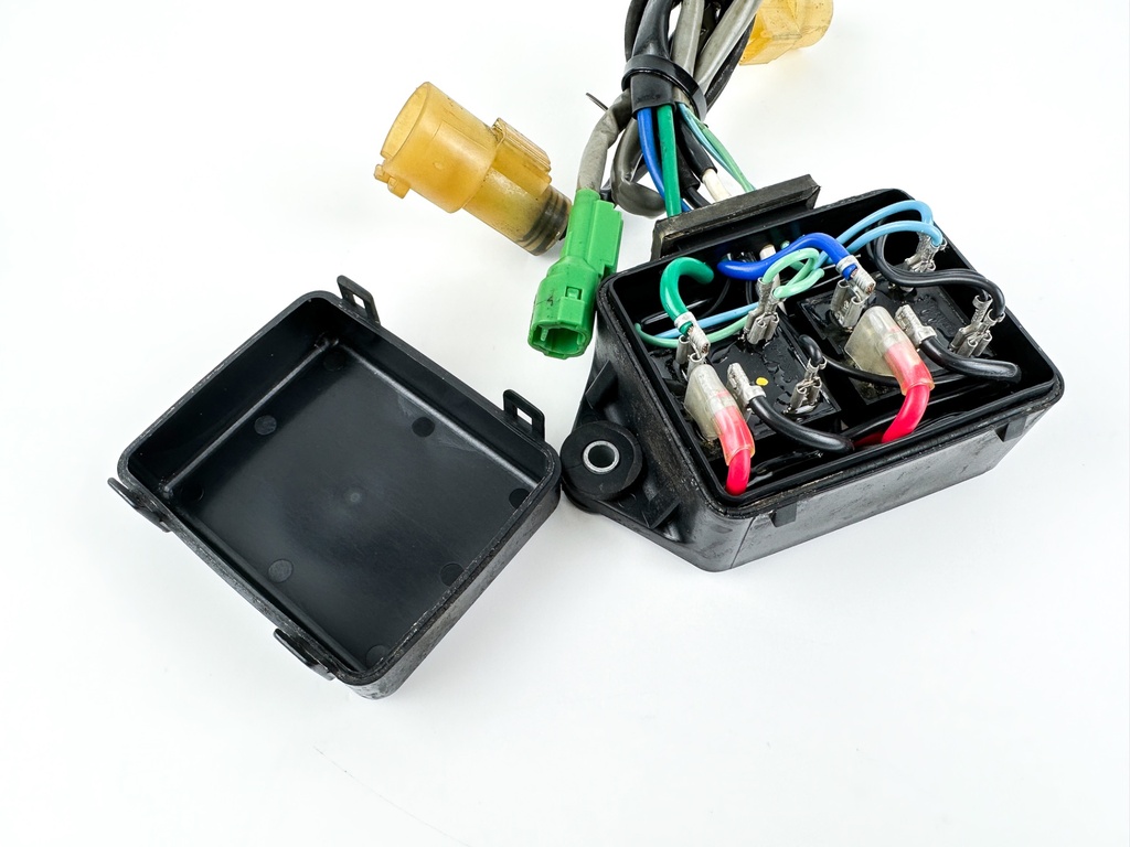 2001 Honda 130 HP 4 Stroke Outboard Trim Tilt Relay 38550-ZW5-003 OEM