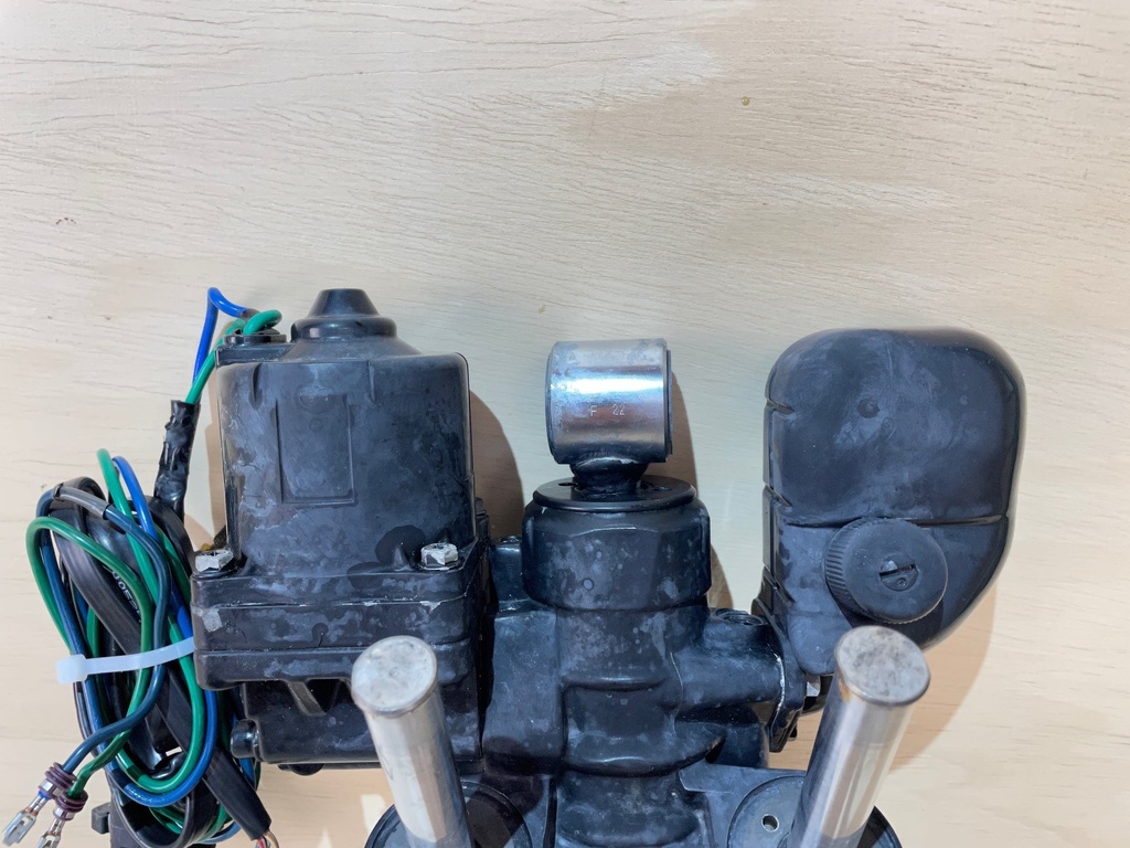 Evinrude Etec G2 150HP Power Trim & Tilt Assembly 5010182