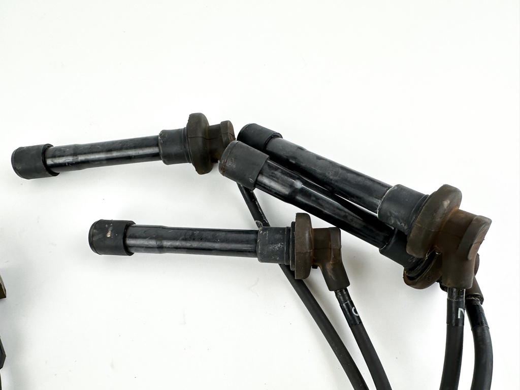 2001 Honda 130 HP 4 Stroke Outboard Ignition Coil Set 30500-ZW5-003 OEM