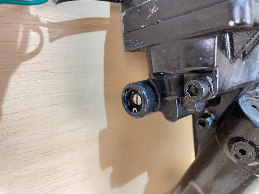 Evinrude Etec G2 150HP Power Trim & Tilt Assembly 5010182