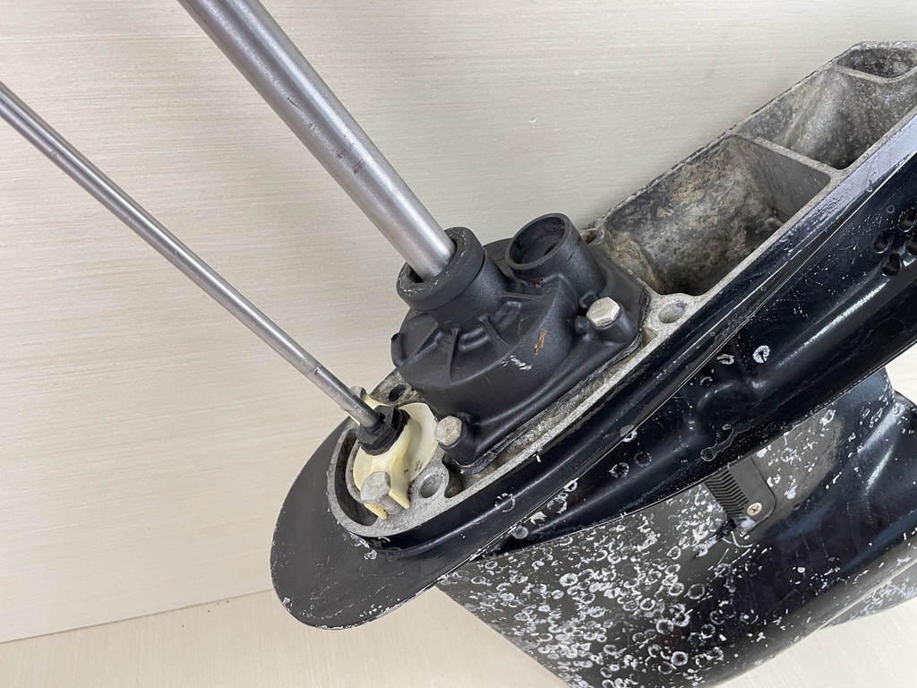 1998 Evinrude Johnson 50HP Outboard 20" Shaft Lower Unit Gearcase Assembly 0435280