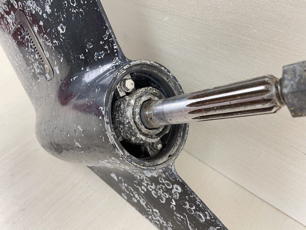 1998 Evinrude Johnson 50HP Outboard 20" Shaft Lower Unit Gearcase Assembly 0435280