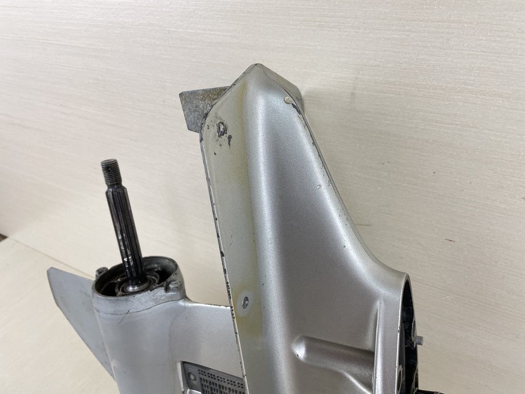 1999 Honda 25HP 4 Stroke Outboard 20" Long Lower Unit Gear Case - For Repair