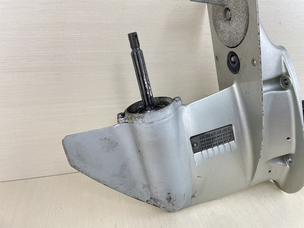 1999 Honda 25HP 4 Stroke Outboard 20" Long Lower Unit Gear Case - For Repair