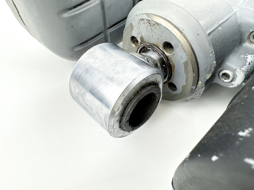 2006 Honda 75 HP 4 Stroke Outboard Power Trim Tilt Unit 56000-ZW1-708 Stuck Pin