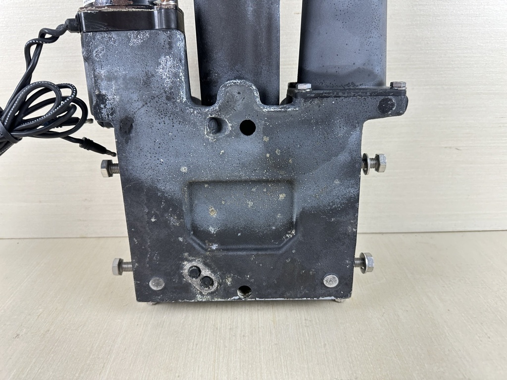 2015 Mercury 200HP Verado Power Trim & Tilt Unit Assembly 855998A3 8M0168222