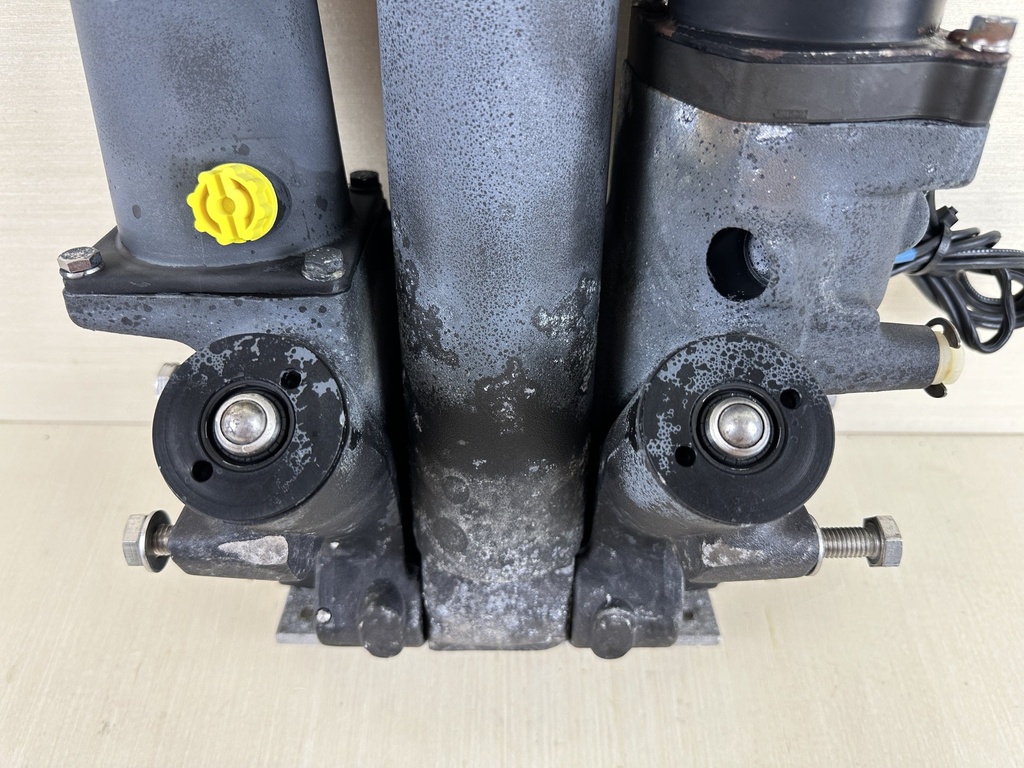 2015 Mercury 200HP Verado Power Trim & Tilt Unit Assembly 855998A3 8M0168222