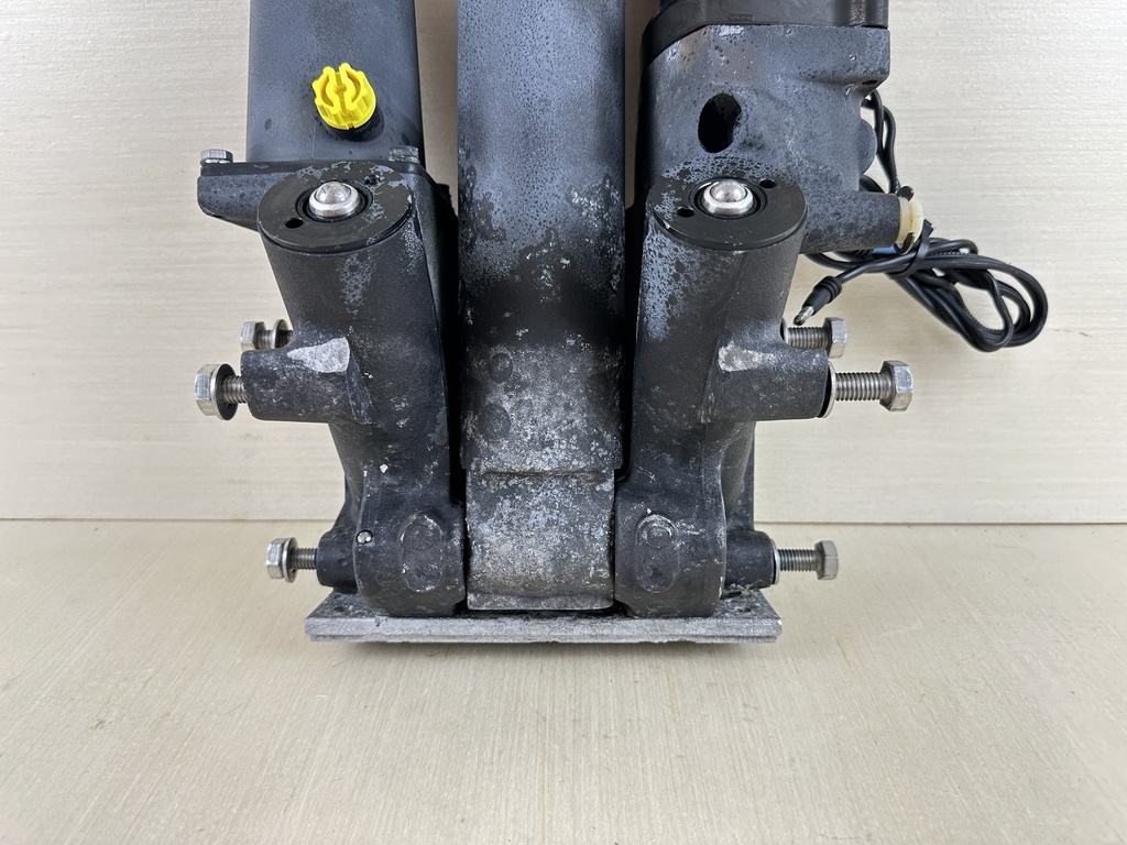 2015 Mercury 200HP Verado Power Trim & Tilt Unit Assembly 855998A3 8M0168222