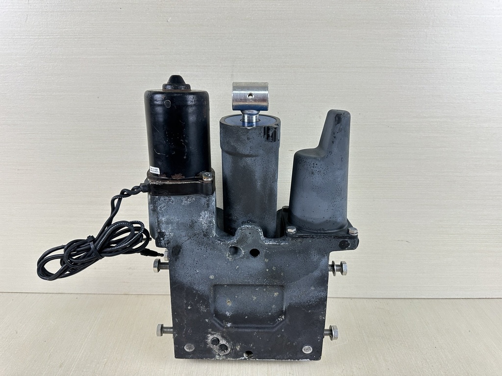 2015 Mercury 200HP Verado Power Trim & Tilt Unit Assembly 855998A3 8M0168222