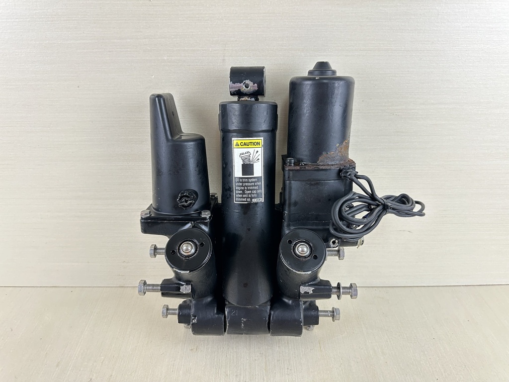 2000 Mercury 135 - 200HP Optimax Power Trim And Tilt Unit Assembly 2 Wire