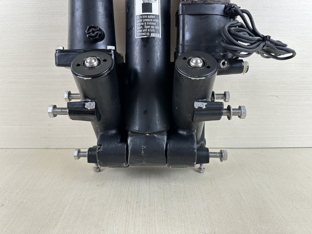 2000 Mercury 135 - 200HP Optimax Power Trim And Tilt Unit Assembly 2 Wire