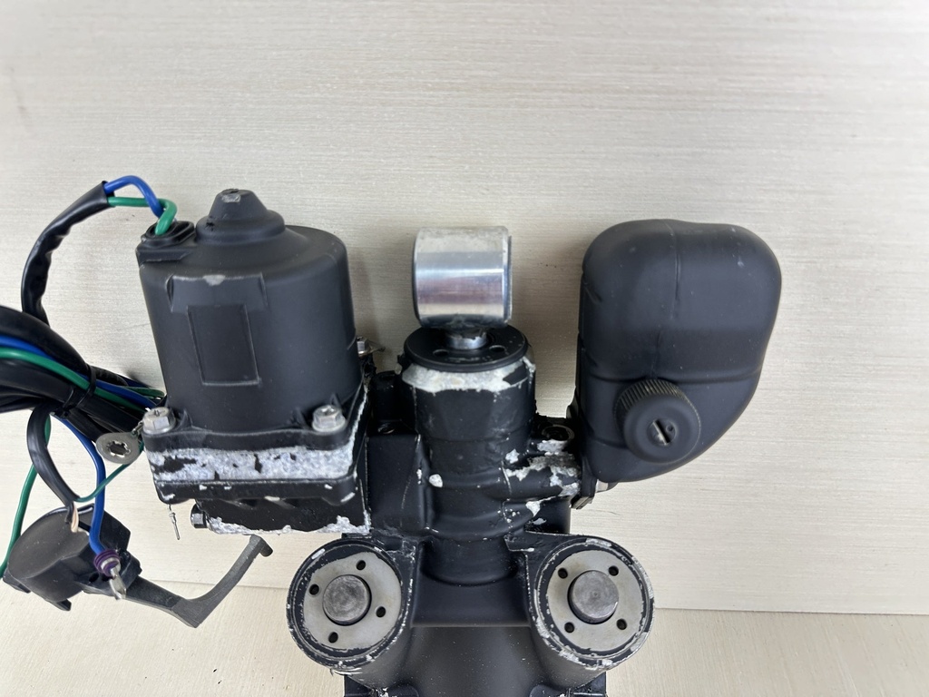 OMC Johnson Evinrude Hydraulic Power Trim And Tilt Assembly 60HP - 300HP