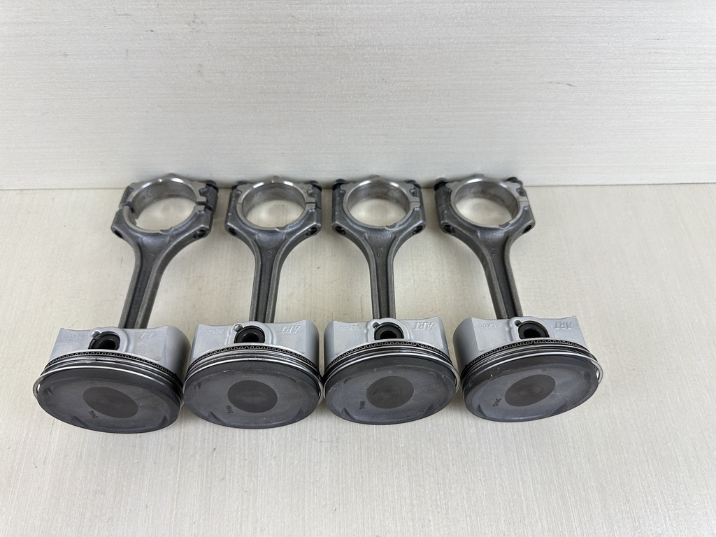 2015 Yamaha 115HP 4 Stroke Outboard Piston & Connecting Rod Set 4 6EK-W1165-00-00