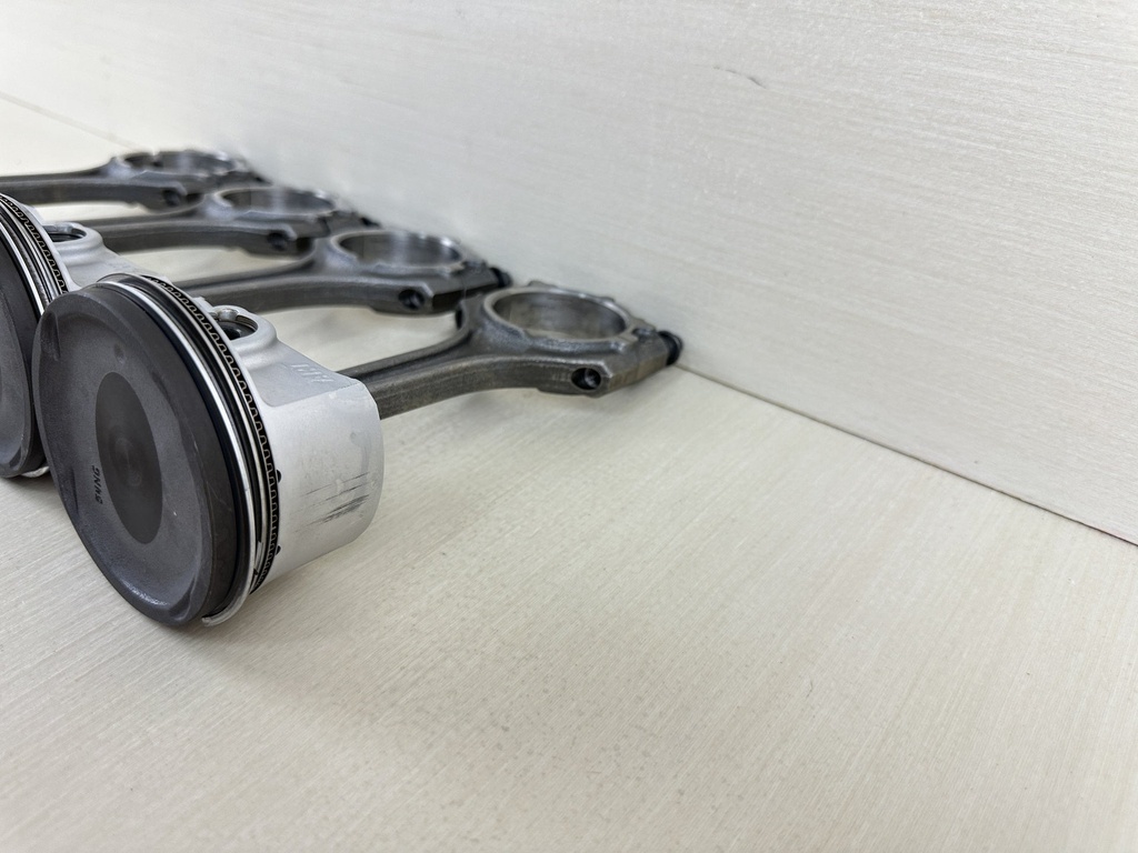 2015 Yamaha 115HP 4 Stroke Outboard Piston & Connecting Rod Set 4 6EK-W1165-00-00