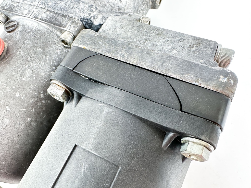 Johnson Evinrude Suzuki DF 70 90 115 HP Outboard Engine Tilt Trim Unit Assembly