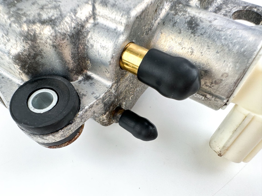 2008 Suzuki 115 HP 4 Stroke Outboard Vapor Separator Tank VST 15600-90J00 OEM