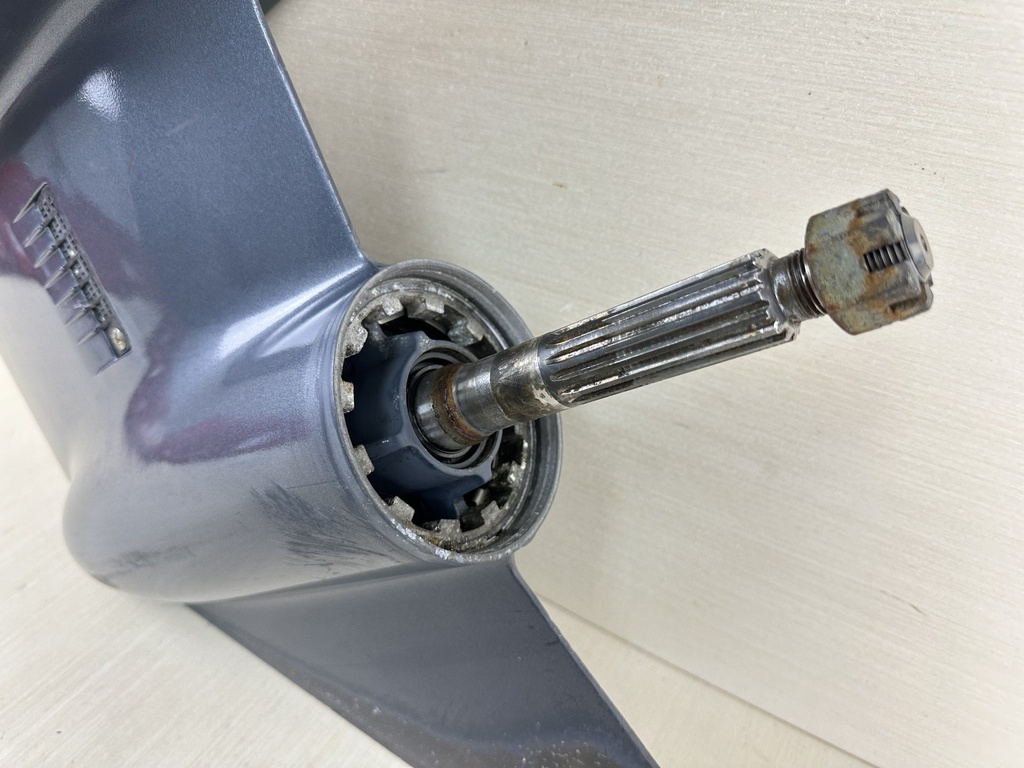 2015 Yamaha 115HP 4 Stroke Outboard 25" XL Lower Unit Gear Case RH 6EK-45300-10-8D