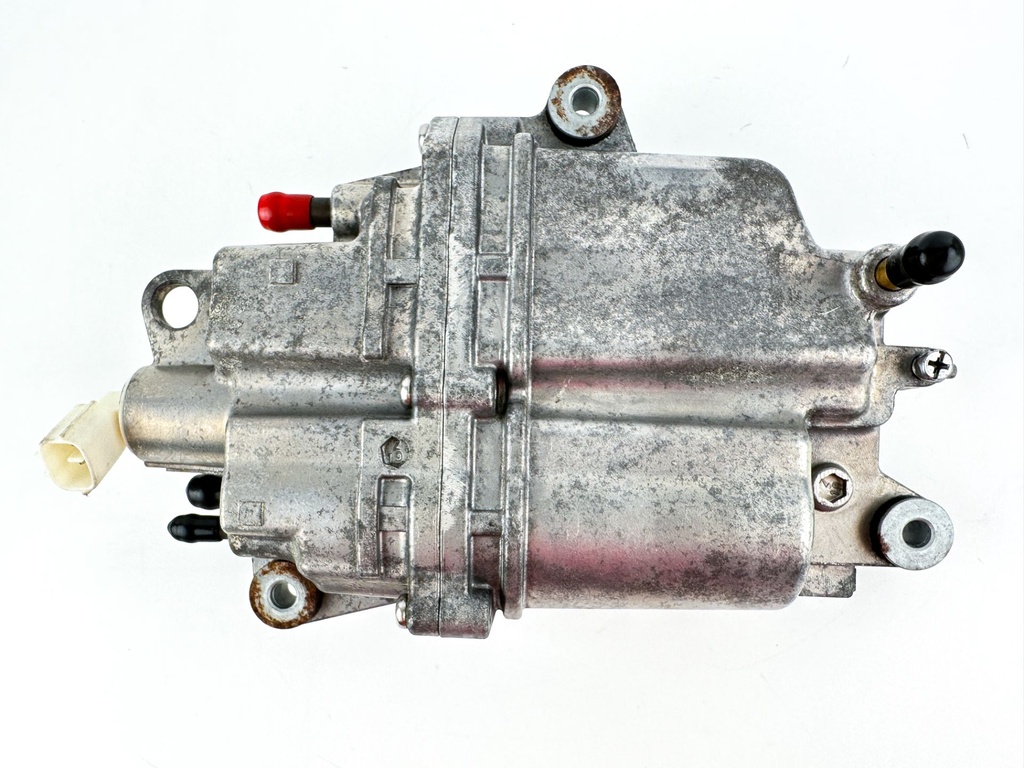 2008 Suzuki 115 HP 4 Stroke Outboard Vapor Separator Tank VST 15600-90J00 OEM