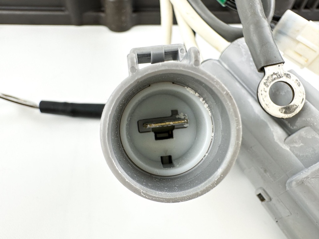 2018 Suzuki 115 HP 4 Stroke Outboard Rectifier & Regulator 32800-92J00 OEM