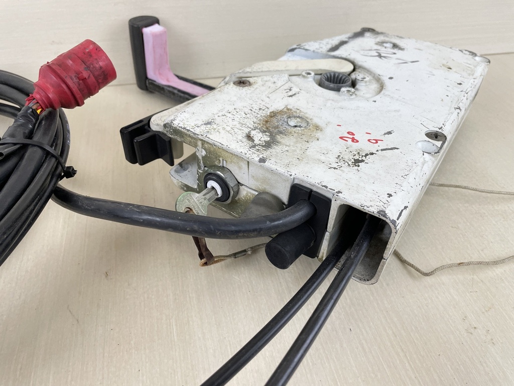 Johnson Evinrude Side Mount Binnacle Control Box 8 Pin Red Plug