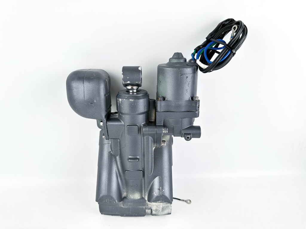 Yamaha 150HP Outboard Engine Power Trim & Tilt Unit Assembly - Tested