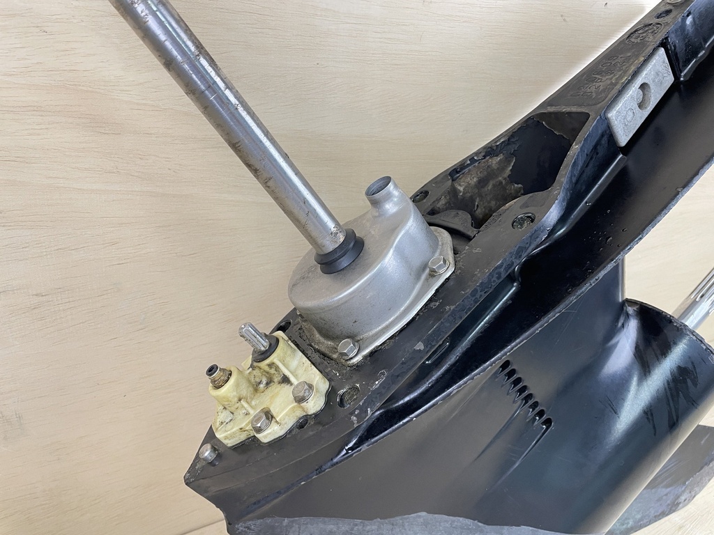 Mercury Verado L6 25" XL Shaft Lower Unit Gear Case Standard Rotation 880686T14 - Parts