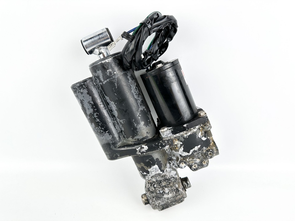 1996 Honda 50 HP 4 Stroke Outboard Power Trim Tilt Unit 56000-ZV5-823ZA - For Parts