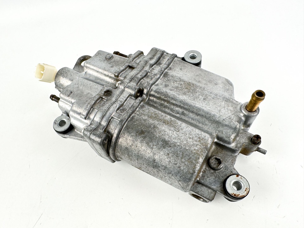 2004 Suzuki 115 HP 4 Stroke Outboard Vapor Separator Tank VST 15600-90J01 OEM