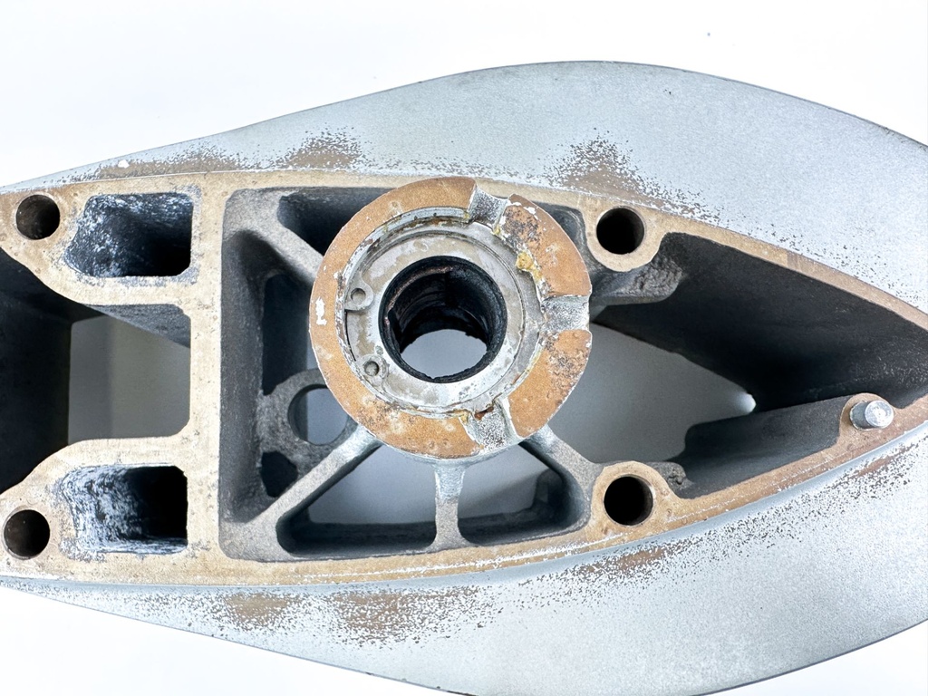 1996 Honda 50 HP 4 Stroke Outboard 5" Midsection Extension Case OEM