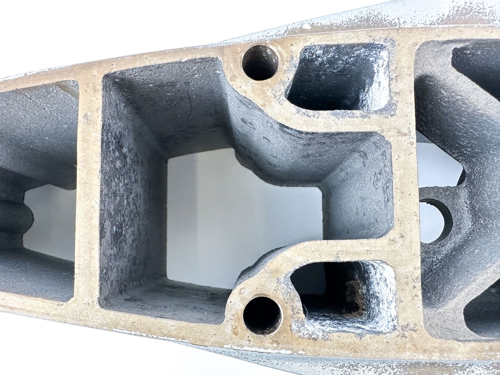 1996 Honda 50 HP 4 Stroke Outboard 5" Midsection Extension Case OEM