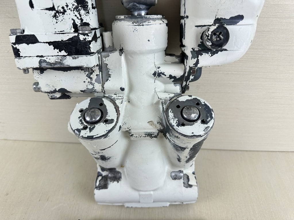 2001 Evinrude 250HP Ficht 2 Stroke Outboard Power Trim & Tilt Unit Assembly 