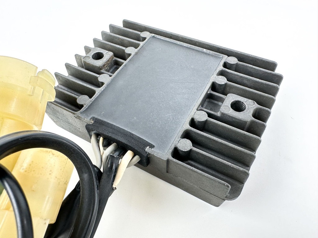 1997 Honda 90 HP 4 Stroke Outboard Rectifier & Regulator 31750-ZW1-003 OEM