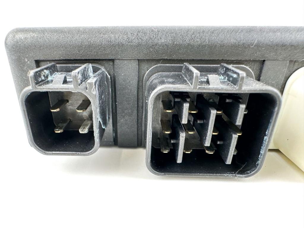 2000 Suzuki 70 HP 4 Stroke Outboard Engine Control Unit ECU 33920-99E14 OEM