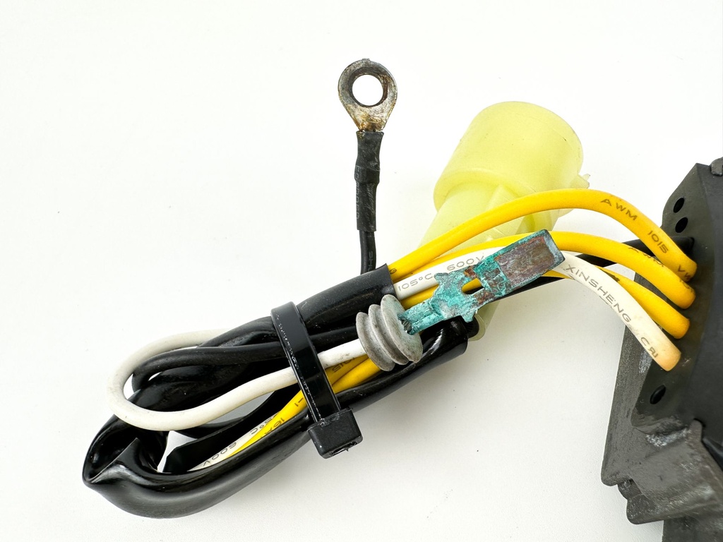 2000 Suzuki 70 HP 4 Stroke Outboard Rectifier & Regulator 32800-92E20 OEM