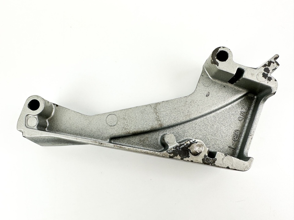 2001 Honda 130 HP 4 Stroke Outboard Cable Cover Plate 40151-ZW5-000ZA OEM