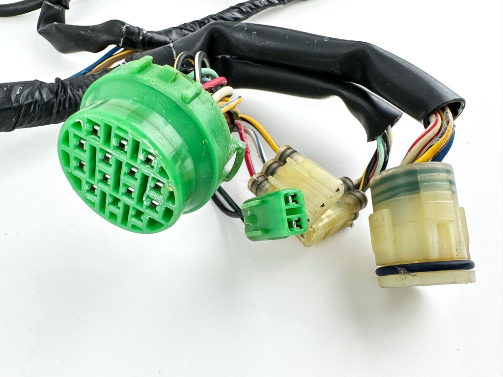 2001 Honda 130 HP 4 Stroke Outboard Engine Wire Harness 32520-ZW5-000 OEM